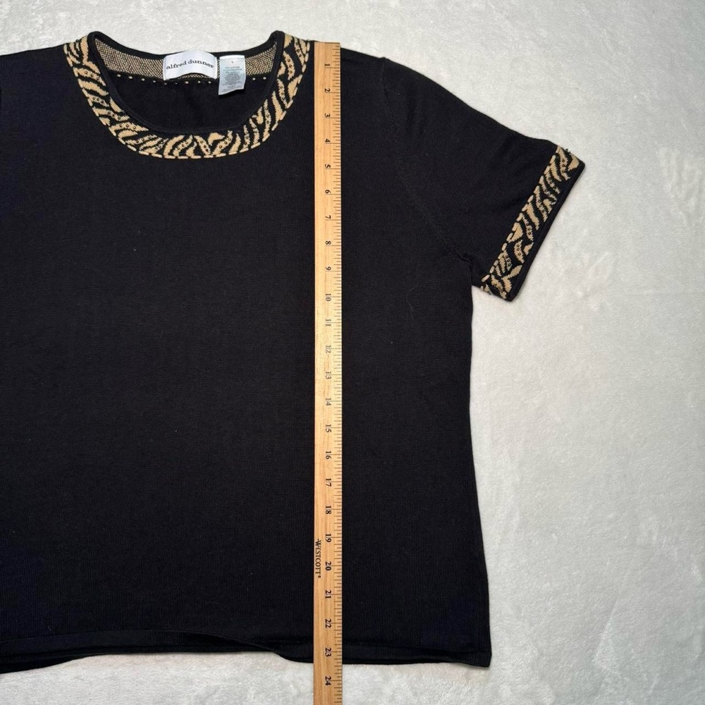 Vintage 90s Black T-Shirt with Leopard Print Accents - Picture 6 of 6